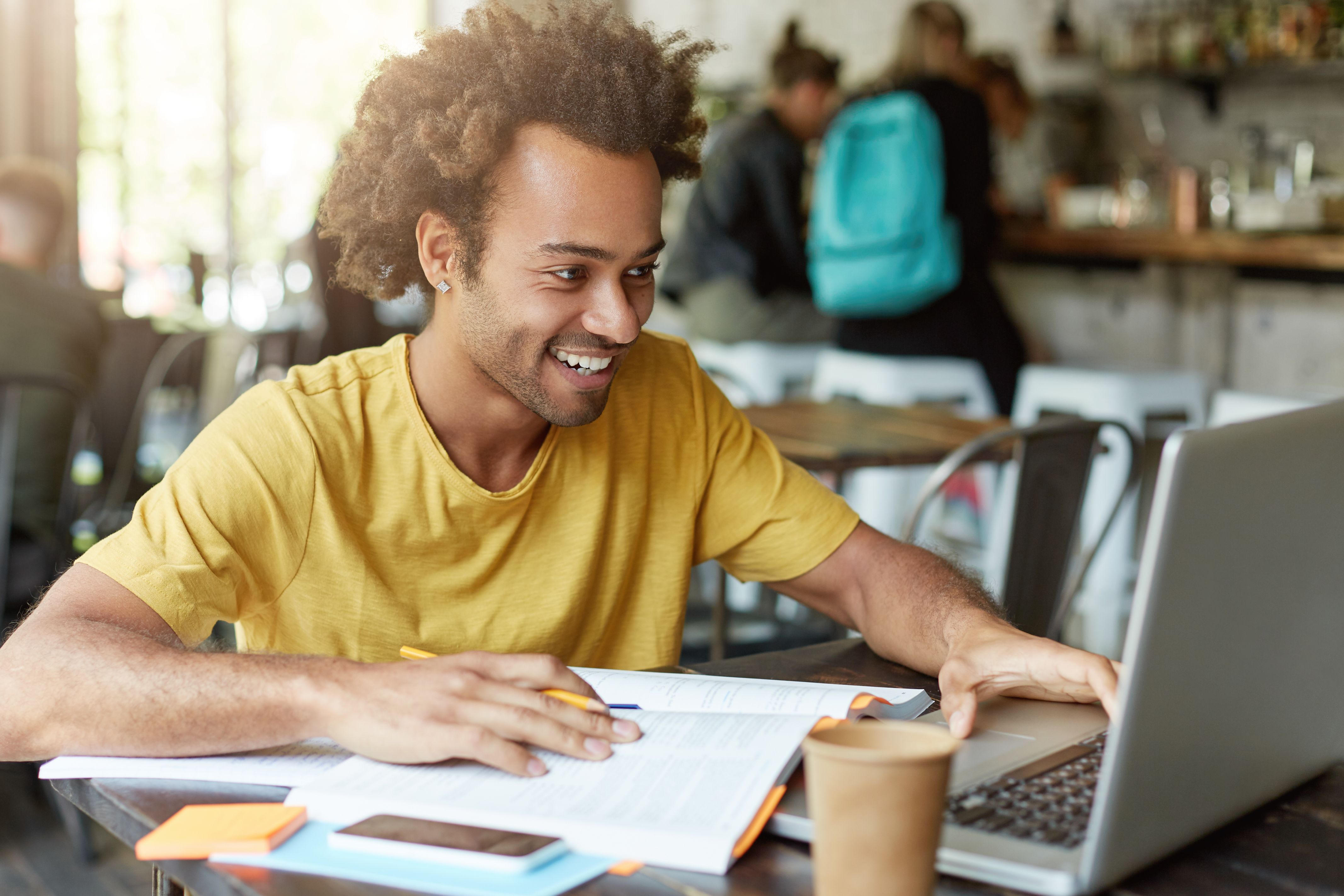 Ambientes Virtuais de Aprendizagem de cursos livres e microcertificações.